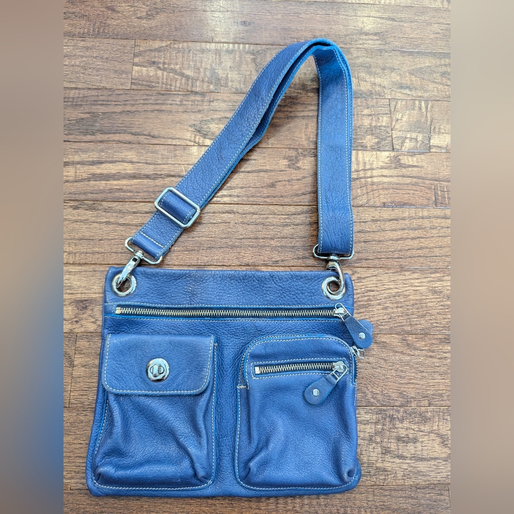 ROOTS CANADA Tribe Village crossbody purple leather bag. Medium - Picture 13 of 13